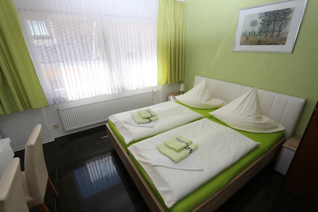 Gaestehaus Am Roemerbad Zell an der Mosel Zewnętrze zdjęcie